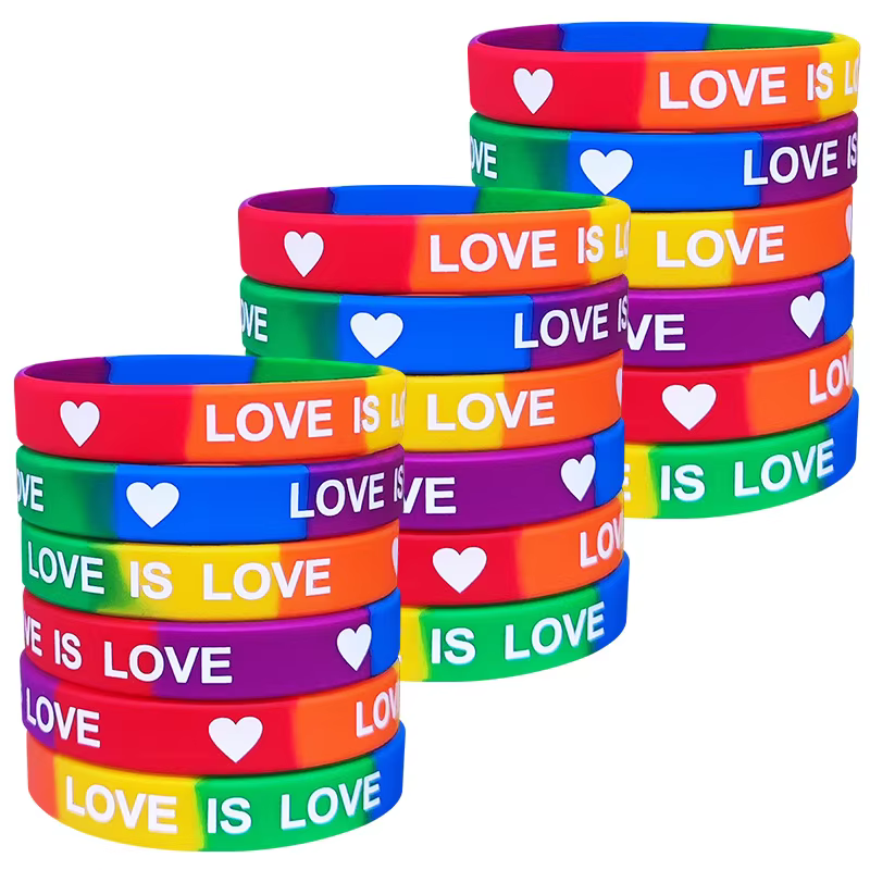 Silikonarmband-Vorlage Pride: Regenbogen-Bänder mit Herzen und Schriftzug LOVE IS LOVE